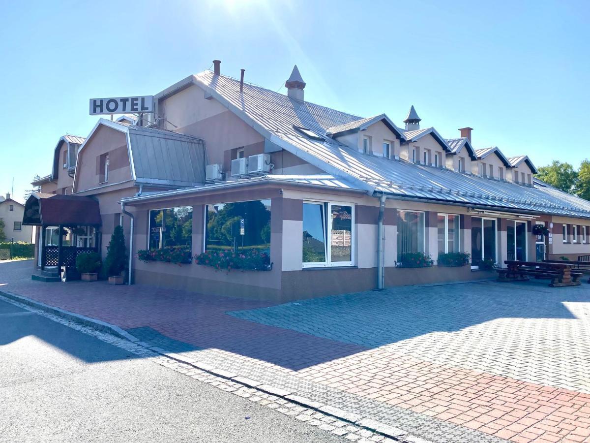 Hotel Penzion Na Císařství Horni Sucha Exterior foto